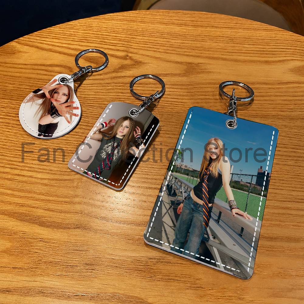 Singer A-Avril Holder Keychain - Airtag Holder Case ulasan dan harga