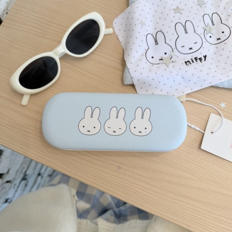 Cartoon Miffy Rabbit Sweet and - Airtag Holder Case ulasan dan harga