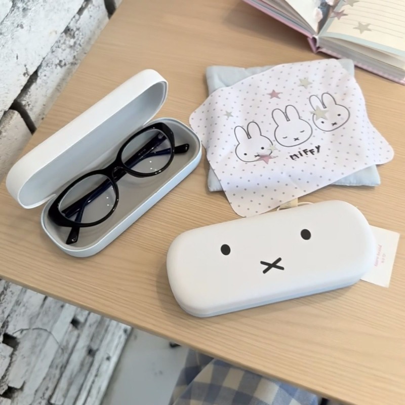 Cartoon Miffy Rabbit Sweet and - Airtag Holder Case ulasan dan harga
