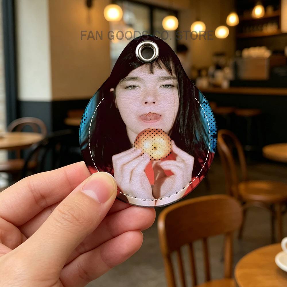 Bjork in 1993 with her apple P - Airtag Holder Case ulasan dan harga
